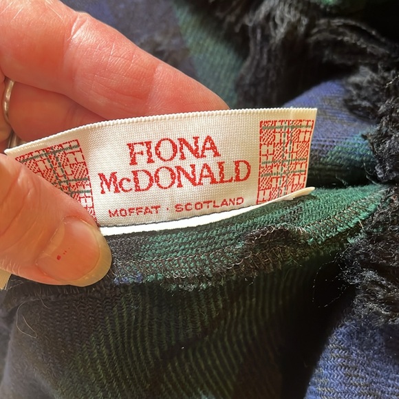 Children’s cape plaid green and blue.  Like new condition.  Fiona McDonald. - Picture 5 of 11